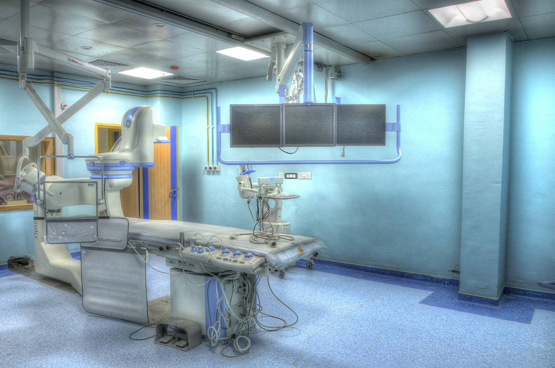 Problemas com encanamento de hospital | AJAX Desentupidora