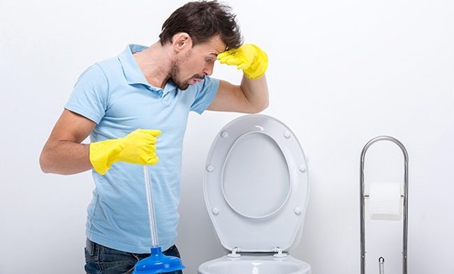 5 maneiras de desentupir vaso sanitário sem um desentupidor