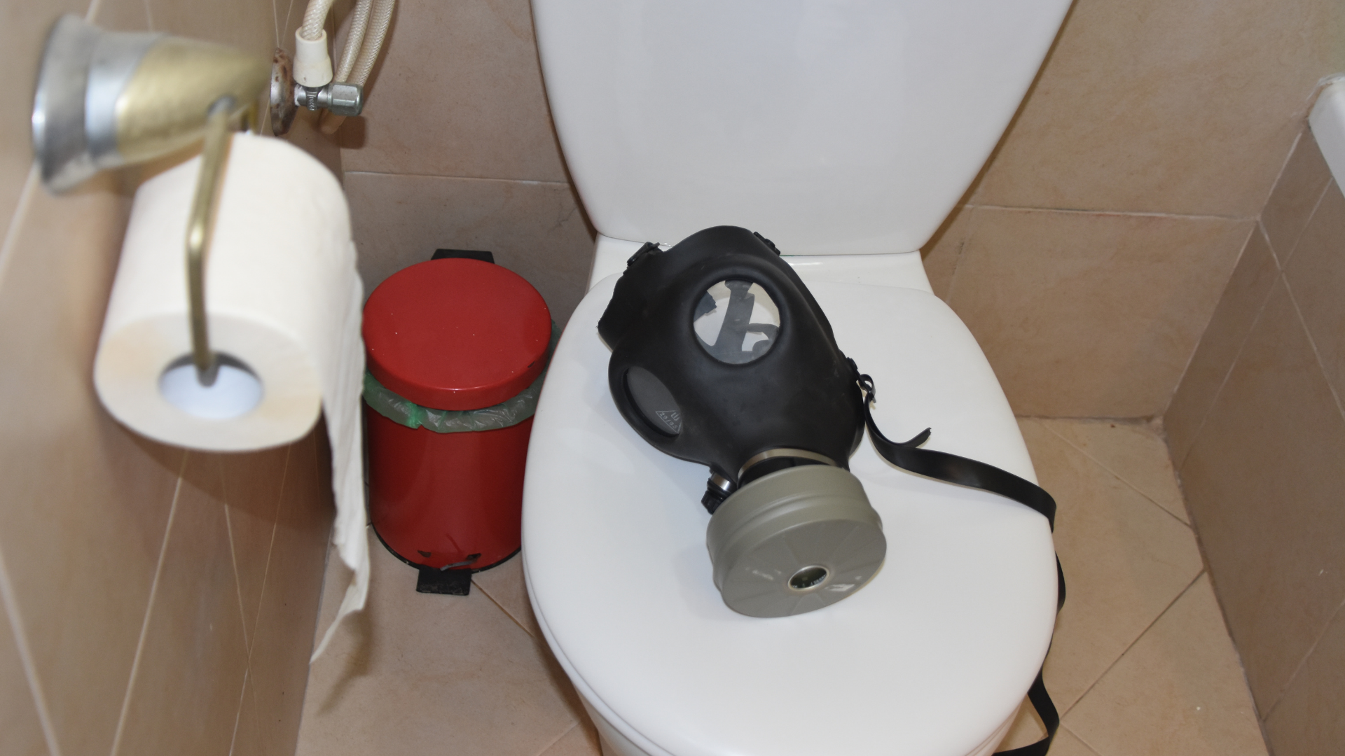 O que Causa Mau Cheiro no Esgoto do Banheiro?