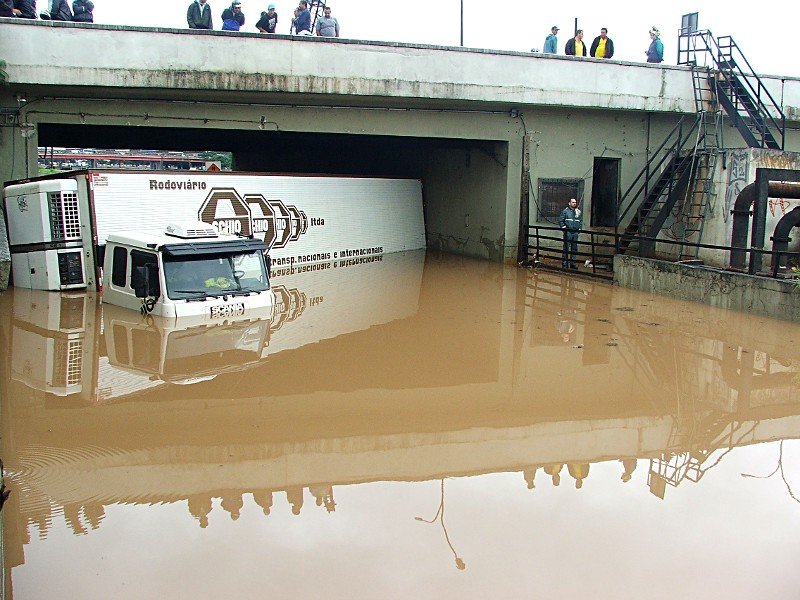 Como evitar entupimento em época de Chuva? AJAX Desentupidora