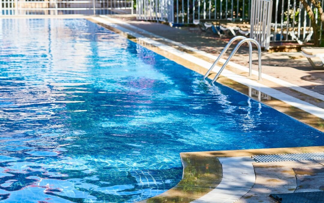Vazamento na piscina: Como Descobrir e Resolver? AJAX Soluções